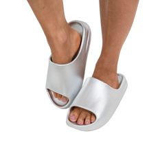 Load image into Gallery viewer, Everyday Sandals in Silver
