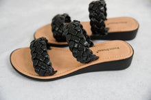 Load image into Gallery viewer, Rush Sandals in Black
