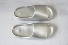 Load image into Gallery viewer, Everyday Sandals in Silver
