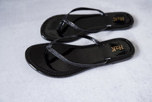 Load image into Gallery viewer, Sassy Sandals in Black
