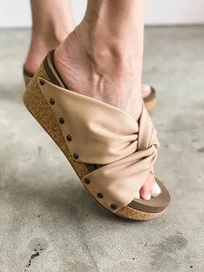 Cheerful Wedges